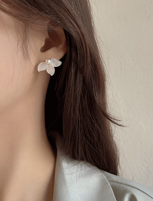 스윗 하프플라워 귀걸이-1color, [은침]